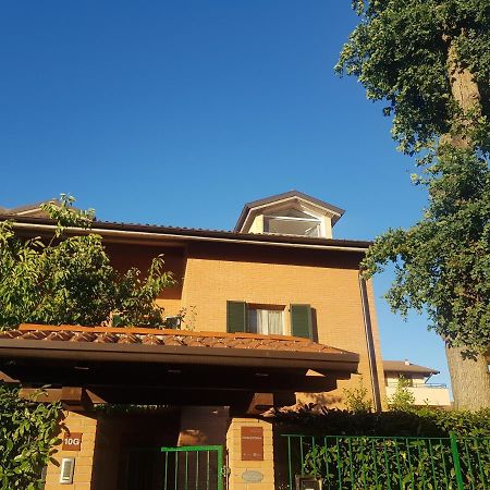La Quercia Fiorita Hotel Trivolzio ภายนอก รูปภาพ
