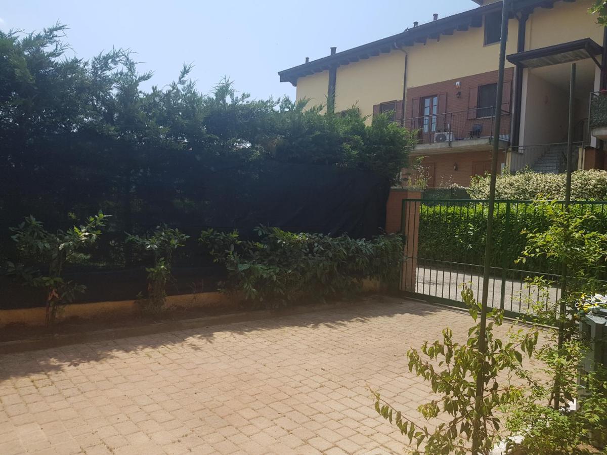 La Quercia Fiorita Hotel Trivolzio ภายนอก รูปภาพ