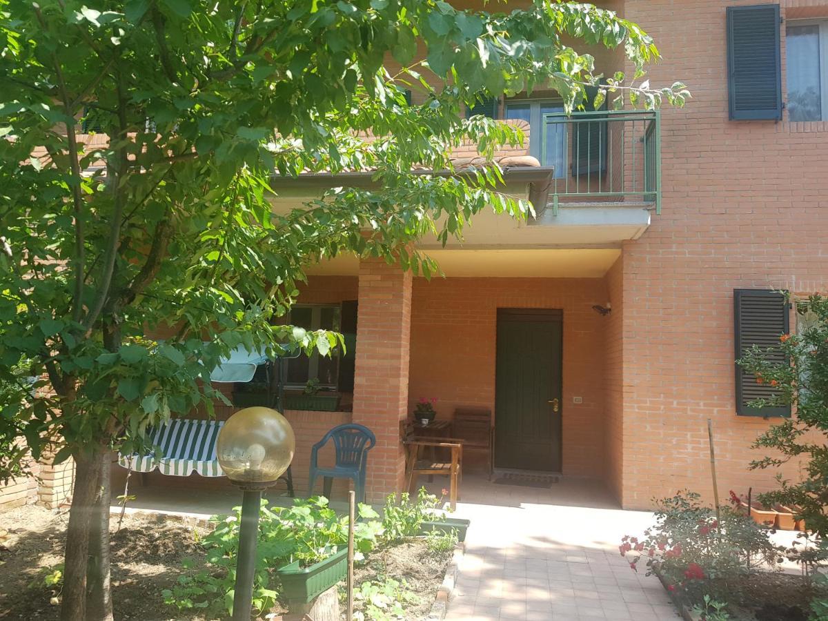 La Quercia Fiorita Hotel Trivolzio ภายนอก รูปภาพ