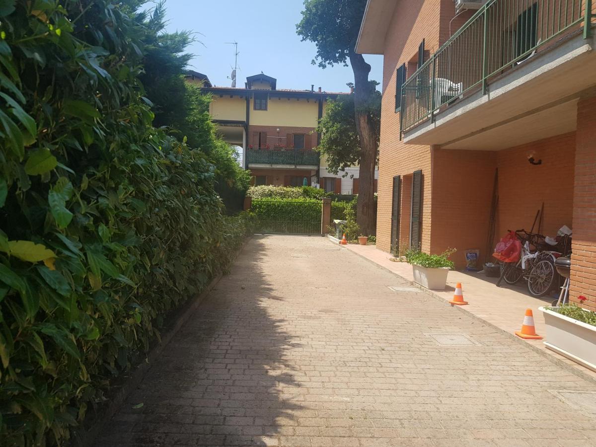 La Quercia Fiorita Hotel Trivolzio ภายนอก รูปภาพ