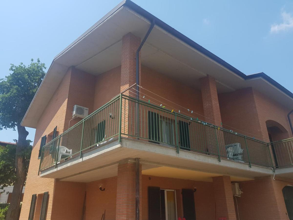 La Quercia Fiorita Hotel Trivolzio ภายนอก รูปภาพ