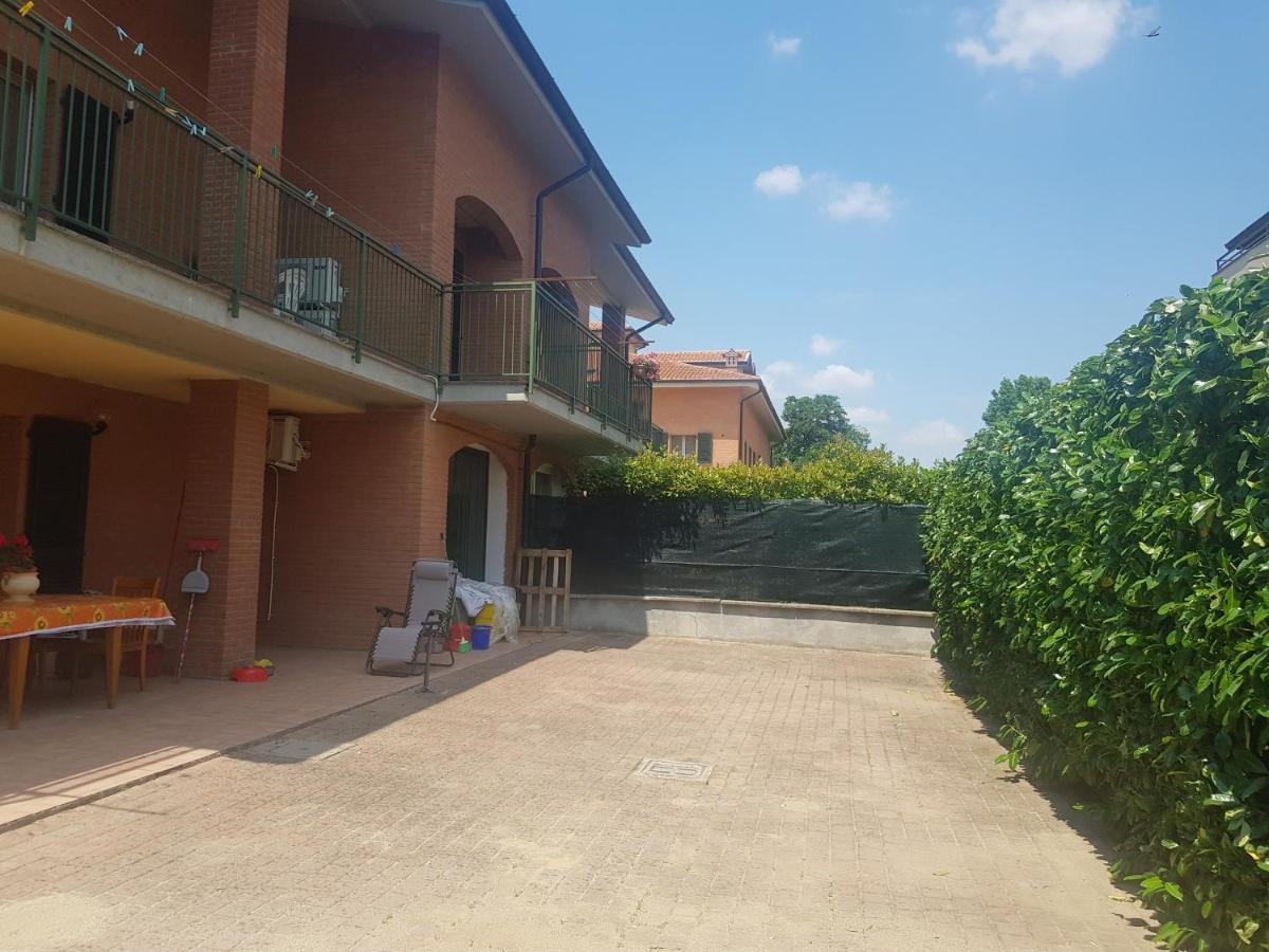 La Quercia Fiorita Hotel Trivolzio ภายนอก รูปภาพ