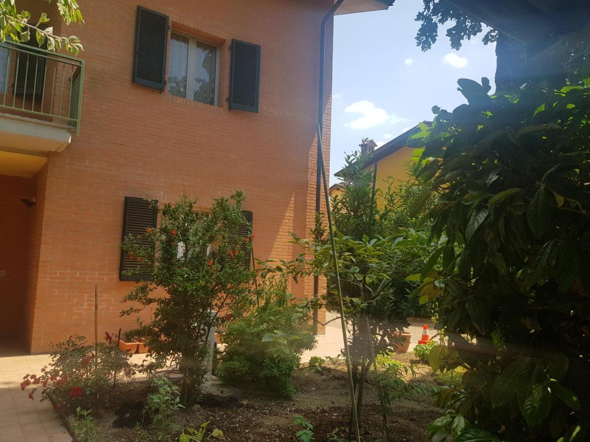 La Quercia Fiorita Hotel Trivolzio ภายนอก รูปภาพ