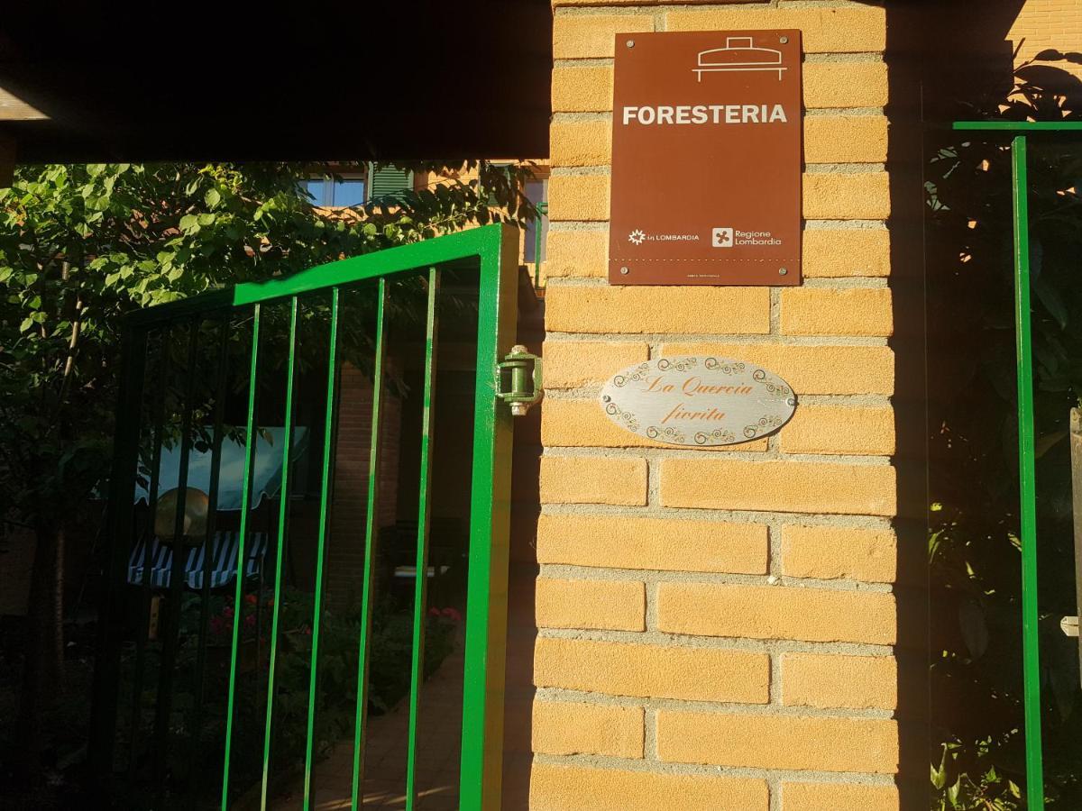 La Quercia Fiorita Hotel Trivolzio ภายนอก รูปภาพ