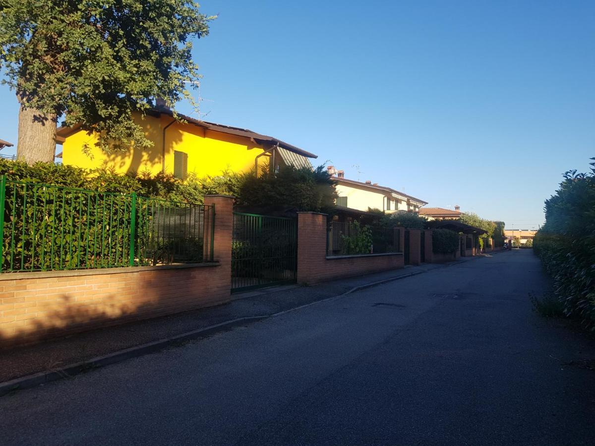 La Quercia Fiorita Hotel Trivolzio ภายนอก รูปภาพ