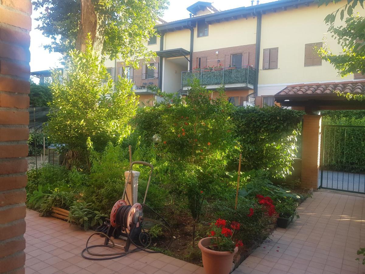 La Quercia Fiorita Hotel Trivolzio ภายนอก รูปภาพ