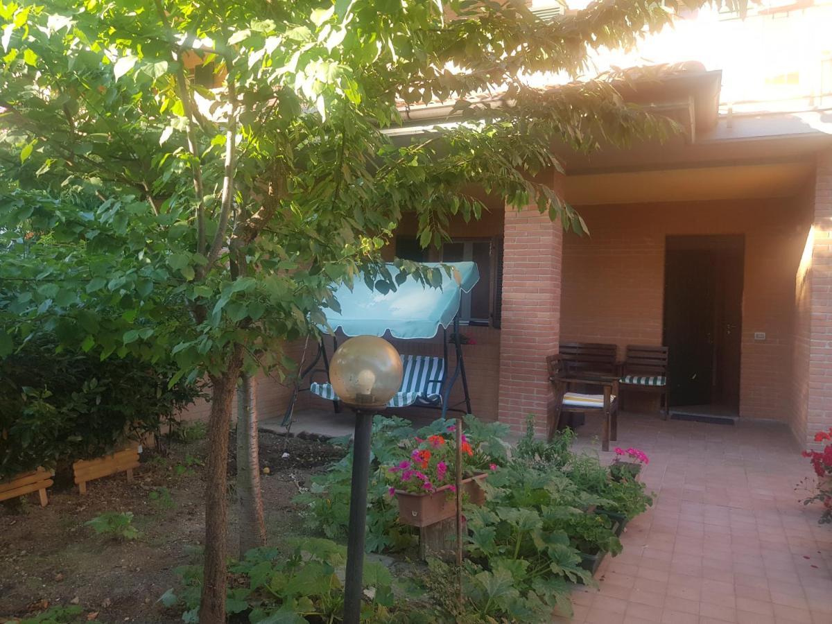 La Quercia Fiorita Hotel Trivolzio ภายนอก รูปภาพ