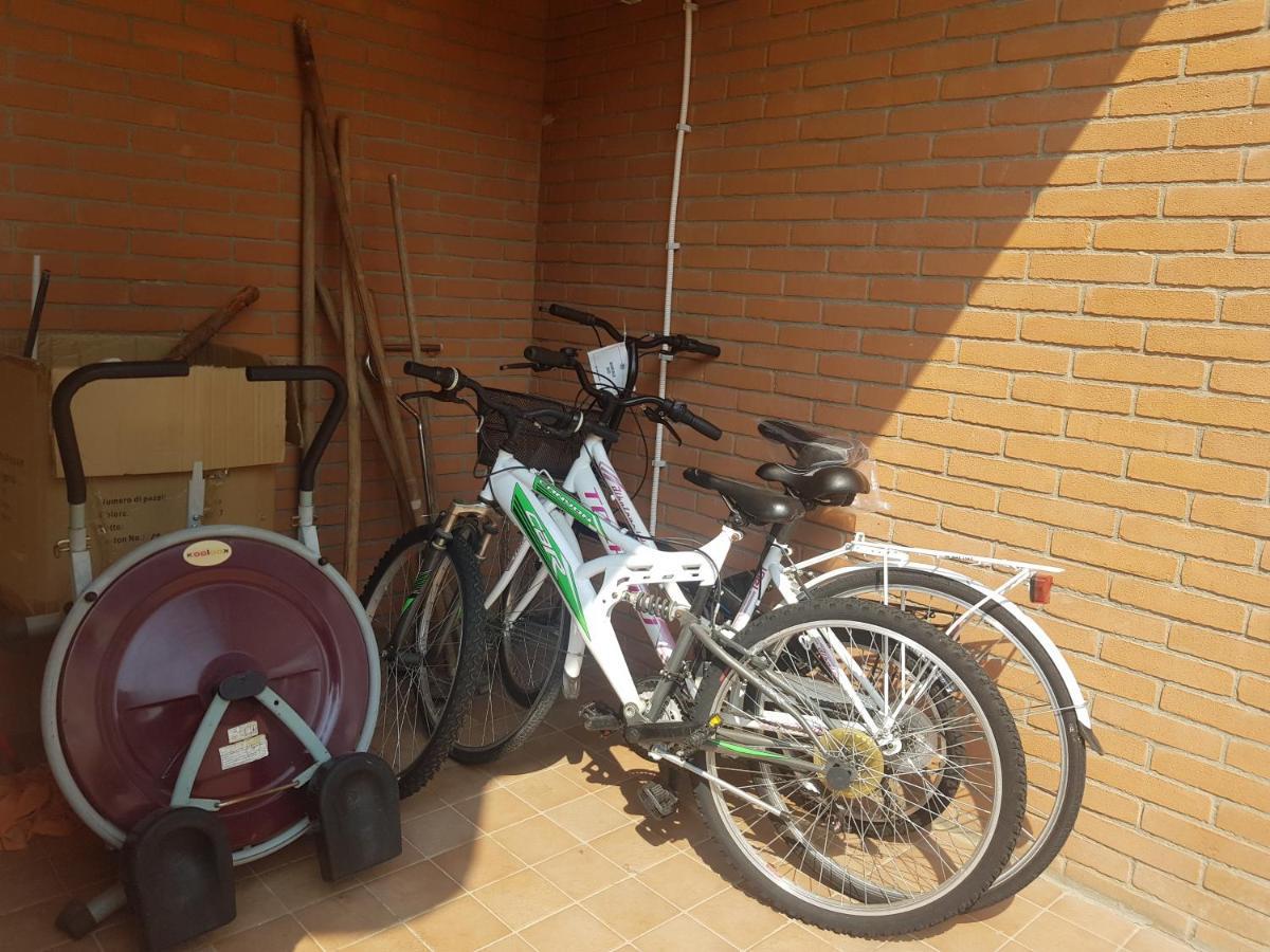 La Quercia Fiorita Hotel Trivolzio ภายนอก รูปภาพ