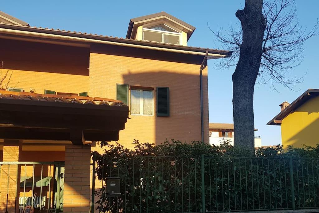 La Quercia Fiorita Hotel Trivolzio ภายนอก รูปภาพ