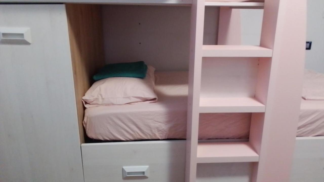 La Quercia Fiorita Hotel Trivolzio ภายนอก รูปภาพ