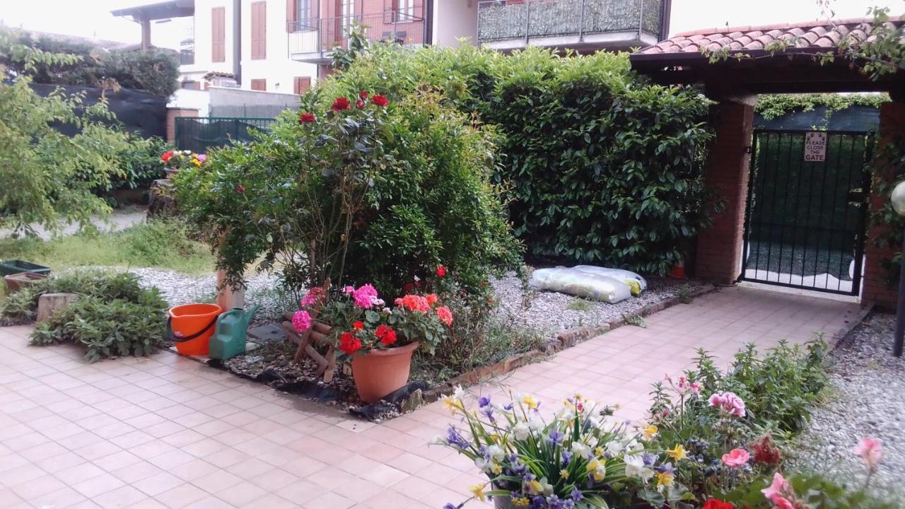 La Quercia Fiorita Hotel Trivolzio ภายนอก รูปภาพ