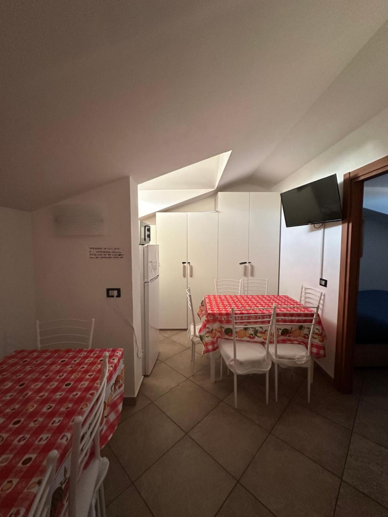 La Quercia Fiorita Hotel Trivolzio ภายนอก รูปภาพ